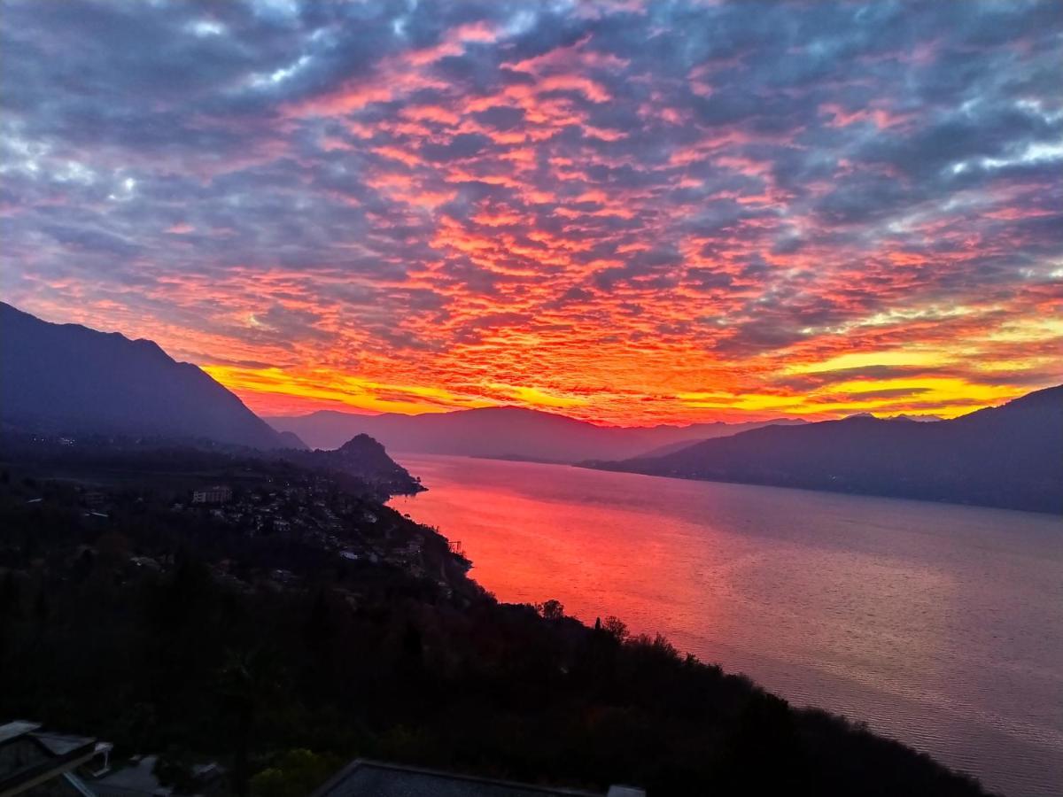 Appartamento Gianna Porto Valtravaglia Bagian luar foto