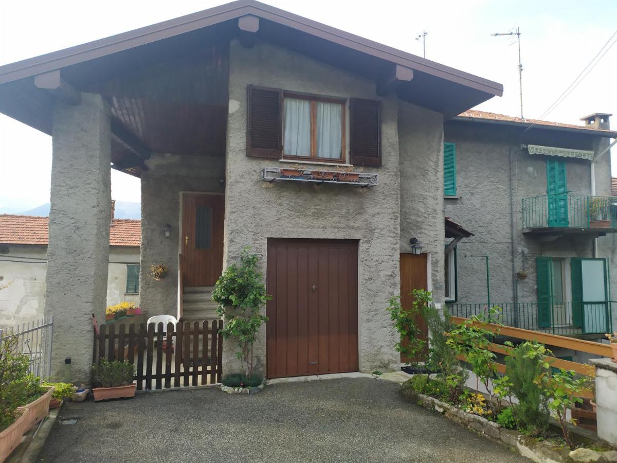 Appartamento Gianna Porto Valtravaglia Bagian luar foto