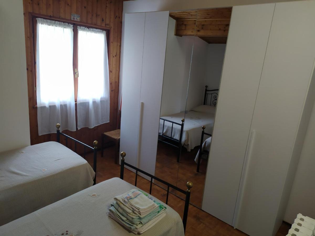 Appartamento Gianna Porto Valtravaglia Bagian luar foto