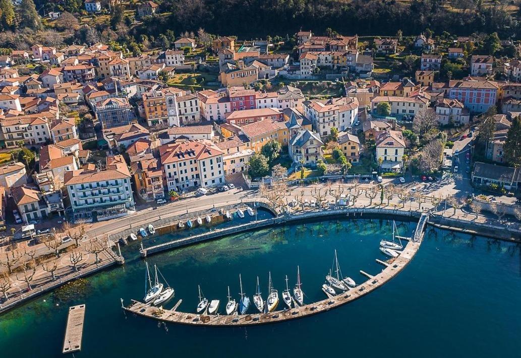 Appartamento Gianna Porto Valtravaglia Bagian luar foto